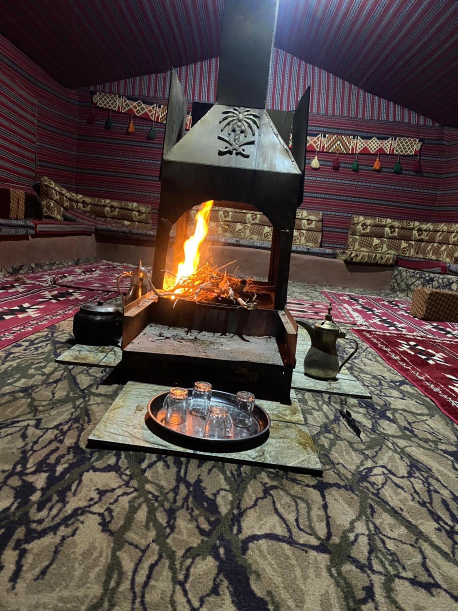 Desert Tree Camp&Tours ワディ ・ラム エクステリア 写真