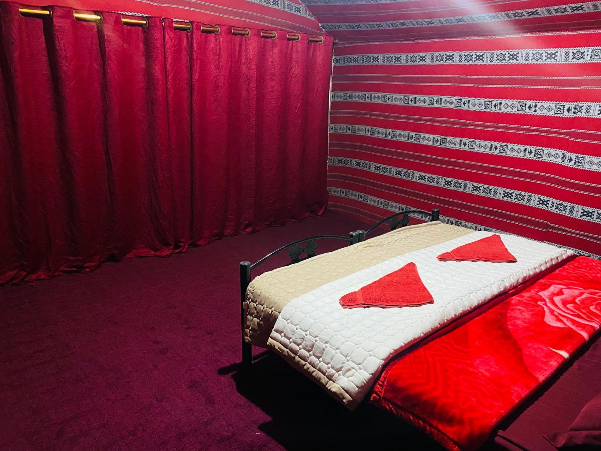Desert Tree Camp&Tours ワディ ・ラム エクステリア 写真