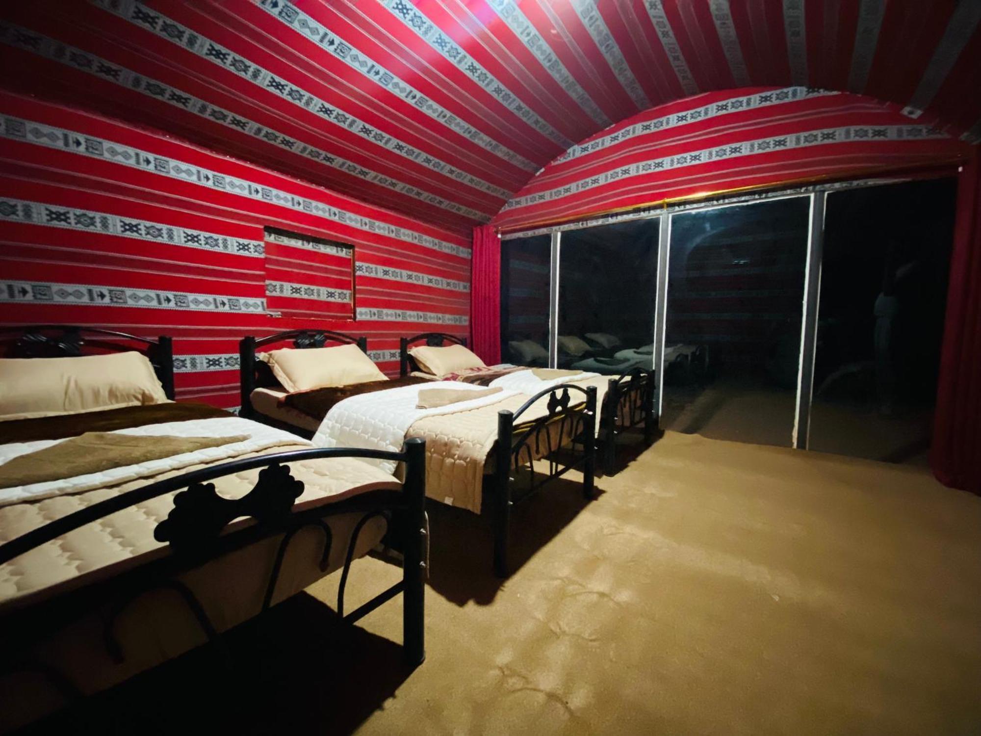 Desert Tree Camp&Tours ワディ ・ラム エクステリア 写真